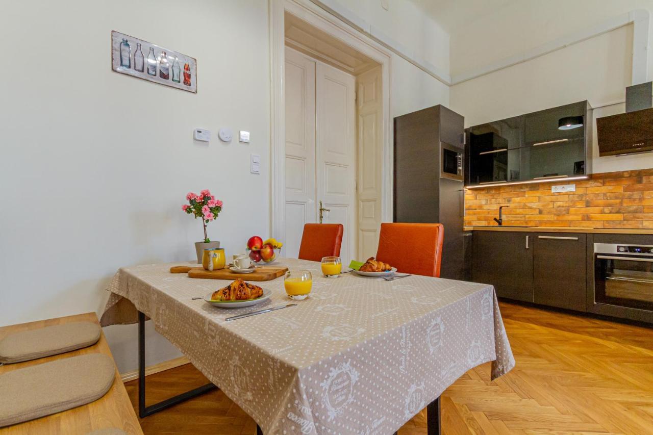 Supercentral Boutique Suite بودابست المظهر الخارجي الصورة